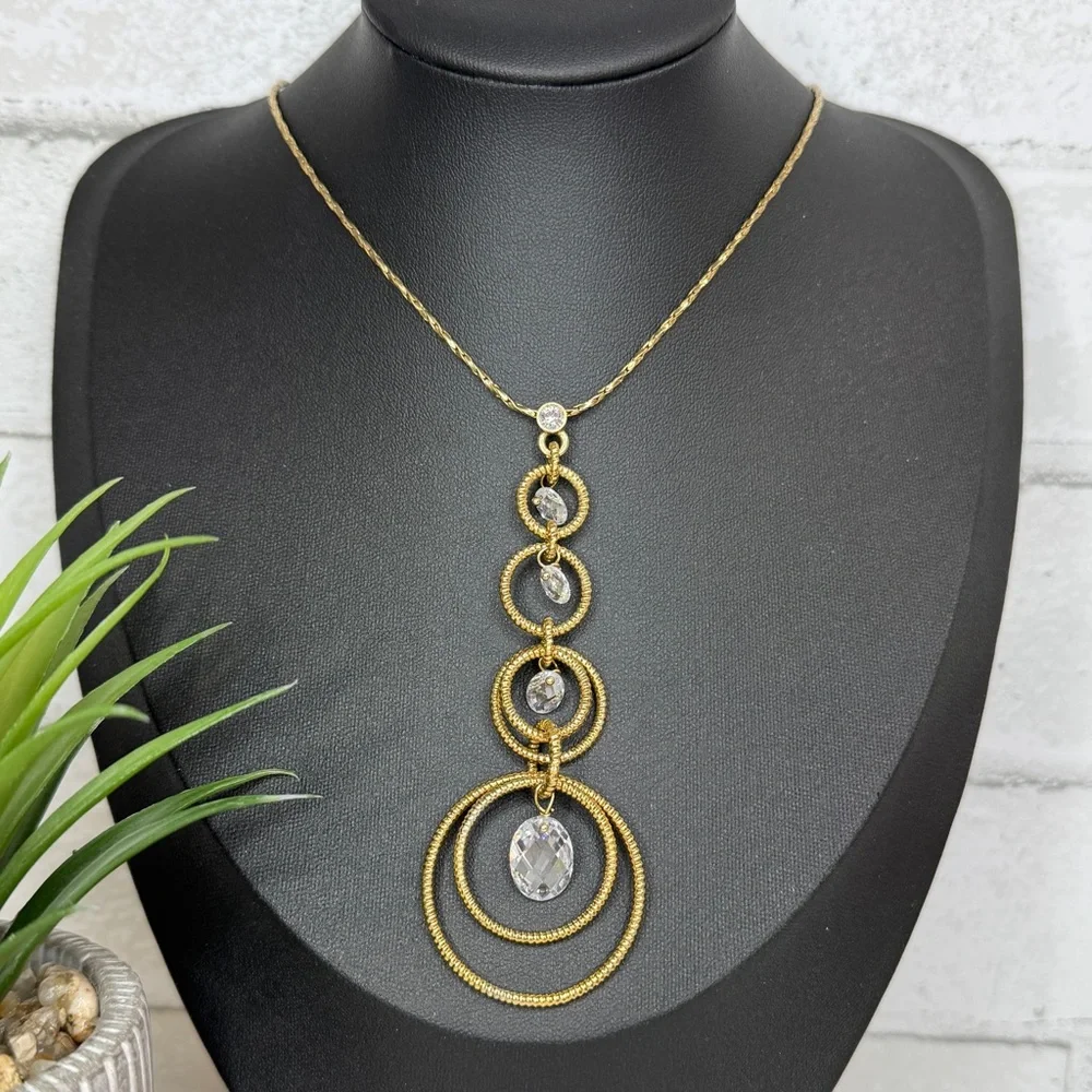 Vintage Y2K Faceted Clear Crystal Gold Tone Textured Circle Pendant Necklace